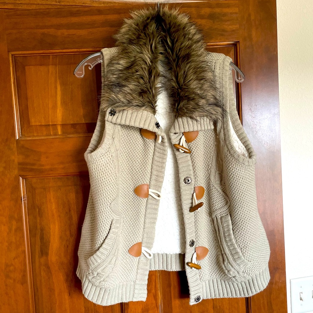 Maurice’s Vest with faux fur collar